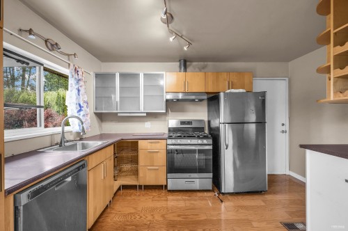 2705 Henry Street, Port Moody, BC 