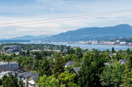 902-3740 Albert Street  Burnaby, BC V5C 5Y7