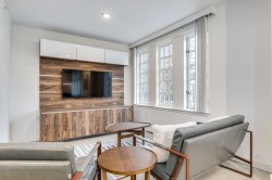 207-1170 Barclay Street  Vancouver, BC V6E 1H1