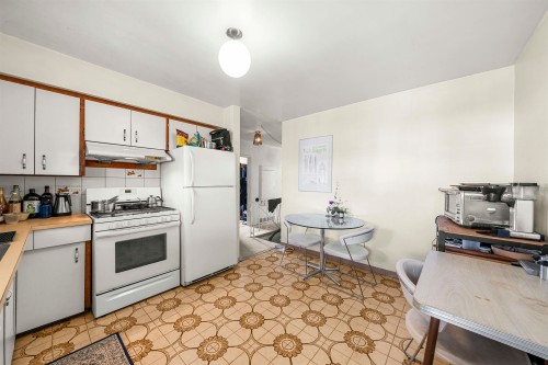 4561 Manor Street, Vancouver, BC 