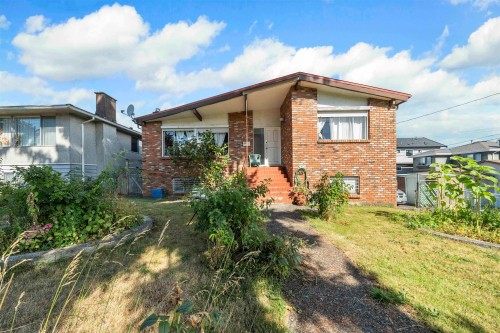 4561 Manor Street, Vancouver, BC 