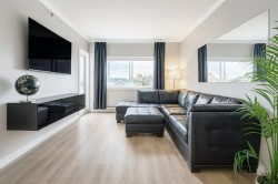 401-22363 Selkirk Avenue  Maple Ridge, BC V2X 2X6