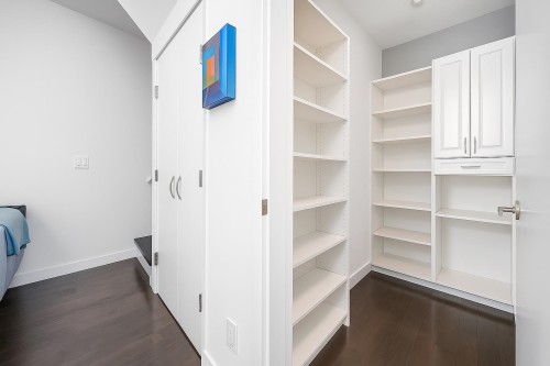 983 Richards Street, Vancouver, BC 