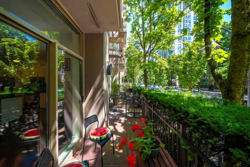 983 Richards Street, Vancouver, BC 