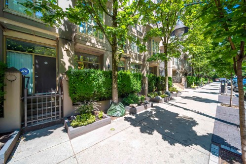 983 Richards Street, Vancouver, BC 