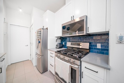 983 Richards Street, Vancouver, BC 