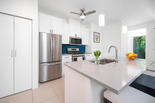 983 Richards Street, Vancouver, BC 