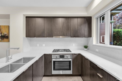 6098 Oak Street, Vancouver, BC 