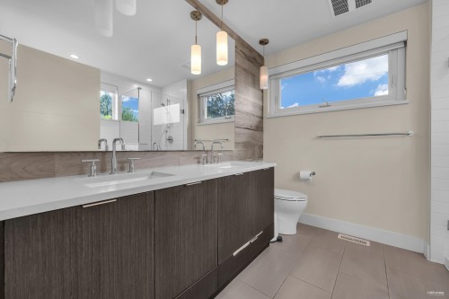 6098 Oak Street, Vancouver, BC 