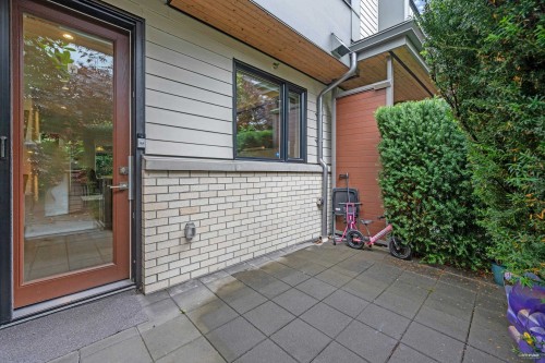 6098 Oak Street, Vancouver, BC 