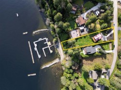 6176 South Gale Avenue  Sechelt, BC V7Z 0L5