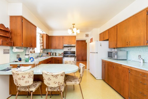 945 Lillian Street, Coquitlam, BC 