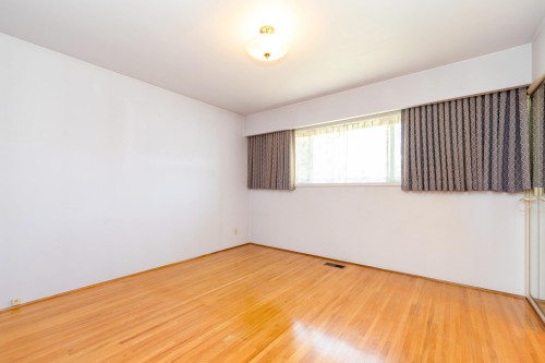 945 Lillian Street, Coquitlam, BC 