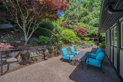 2327 Westhill Drive, West Vancouver, BC 