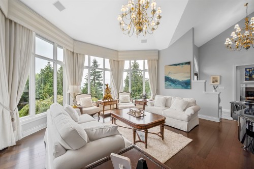 2327 Westhill Drive, West Vancouver, BC 
