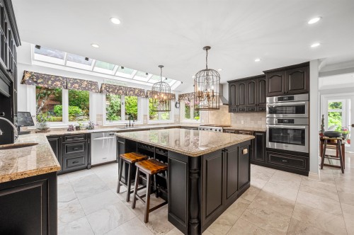 2327 Westhill Drive, West Vancouver, BC 