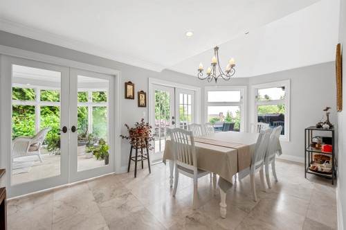 2327 Westhill Drive, West Vancouver, BC 