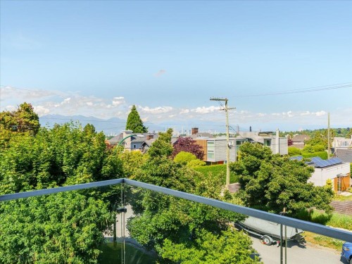 3011 27Th Avenue W, Vancouver, BC 