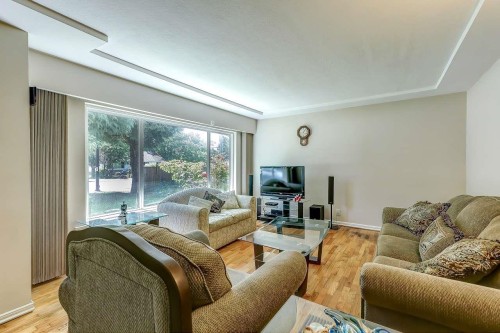 23979 118 Avenue  Maple Ridge, BC V4R 1Y8