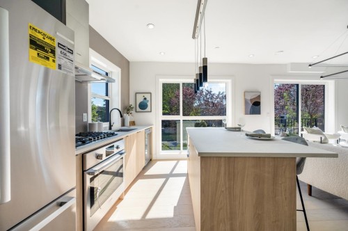 7359 Oak Street, Vancouver, BC 