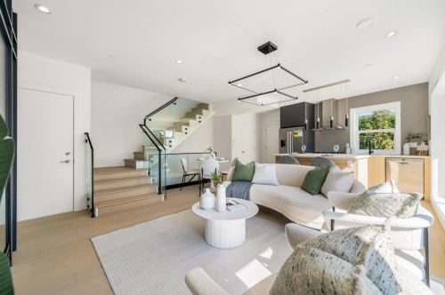 7359 Oak Street, Vancouver, BC 