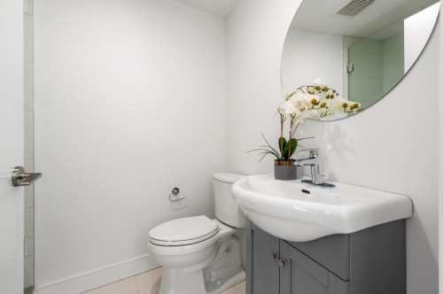 7359 Oak Street, Vancouver, BC 