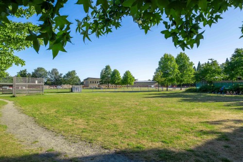 7359 Oak Street, Vancouver, BC 