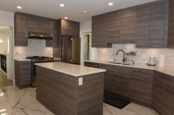 7756 Goodlad Street  Burnaby, BC V5E 2H6