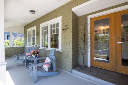 2433 Mathers Avenue  West Vancouver, BC V7V 2H9