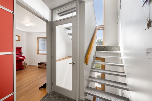 2433 Mathers Avenue, West Vancouver, BC 