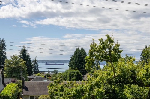 2433 Mathers Avenue, West Vancouver, BC 