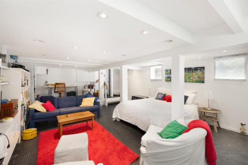 2433 Mathers Avenue, West Vancouver, BC 