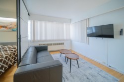 207-1925 Nelsonstreet  Vancouver, BC V6G 1K9