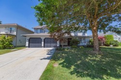 23943 119 Avenue  Maple Ridge, BC V4R 2E6