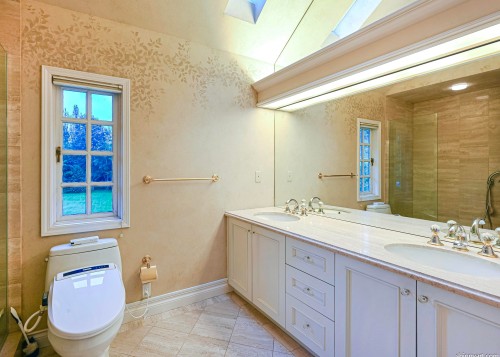 6786 Blenheim Street, Vancouver, BC 