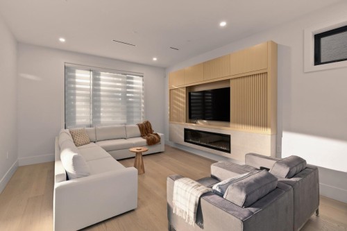 6408 Vine Street, Vancouver, BC 