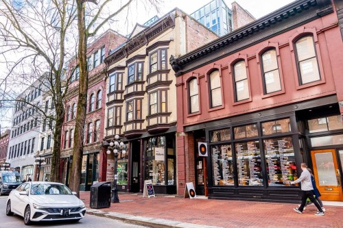 211-36 Water Street, Vancouver, BC 