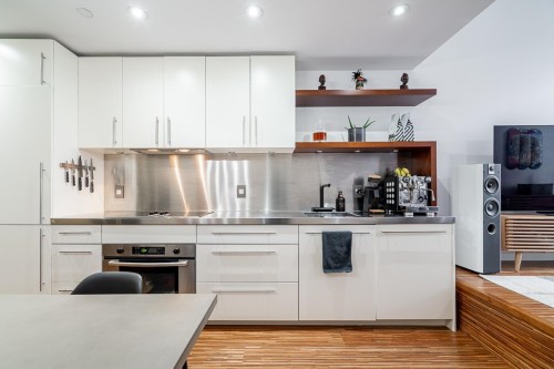 211-36 Water Street, Vancouver, BC 