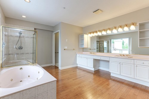 402-5500 13A Avenue, Delta, BC 