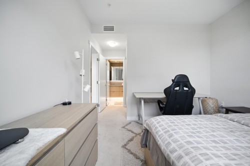 212-9233 Odlin Road, Richmond, BC 