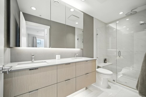 212-9233 Odlin Road, Richmond, BC 