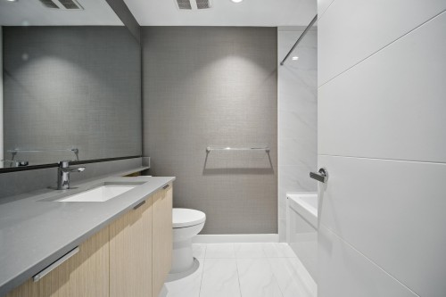 212-9233 Odlin Road, Richmond, BC 