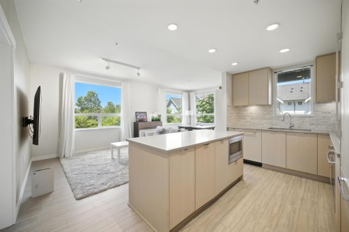 212-9233 Odlin Road, Richmond, BC 