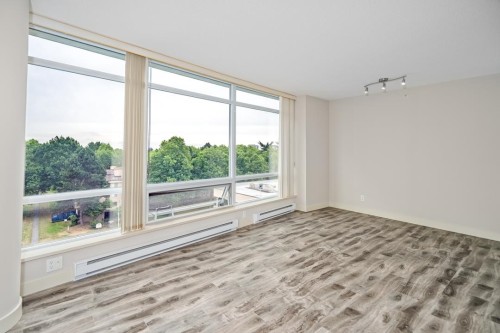 901-8288 Lansdowne Road, Richmond, BC 