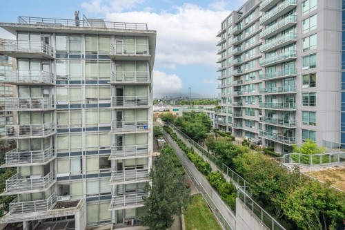 901-8288 Lansdowne Road, Richmond, BC 