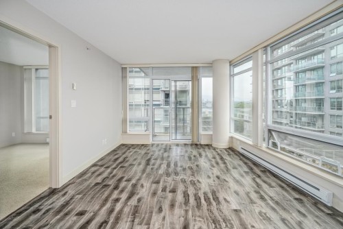 901-8288 Lansdowne Road, Richmond, BC 