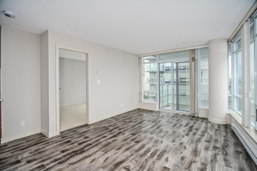 901-8288 Lansdowne Road, Richmond, BC 