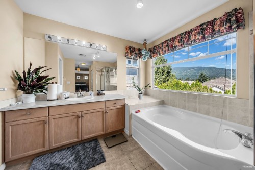 1601 Pinetree Way, Coquitlam, BC 