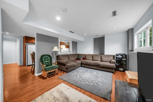 1601 Pinetree Way, Coquitlam, BC 