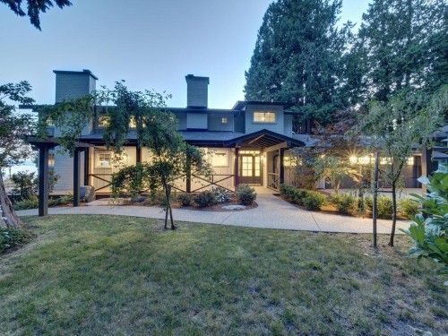 3177 Beach Avenue, Roberts Creek, BC 